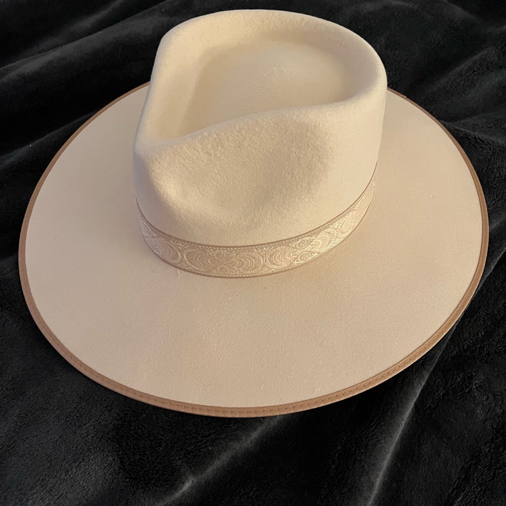 Lack of color ivory special rancher